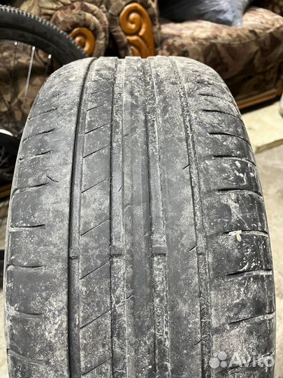 Goodyear EfficientGrip Performance 215/55 R16 93V