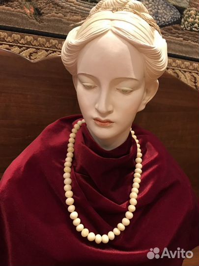 Бусы. Королевский. янтарь