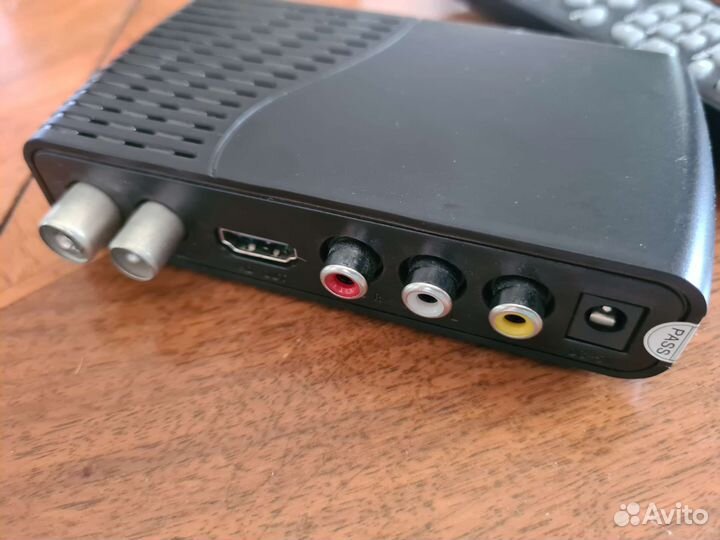 Цифровой приёмник DVB-T/T2 Tesler DSR-320