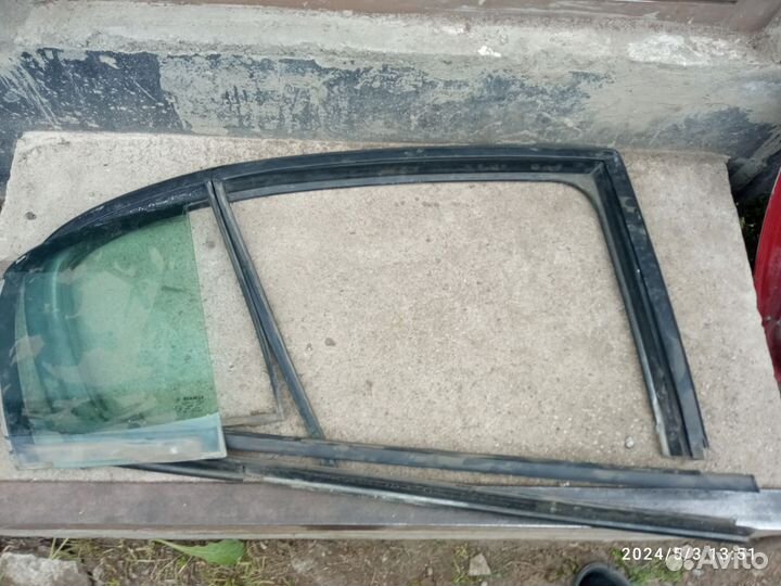 Стекло заднее правое renault Megane 2