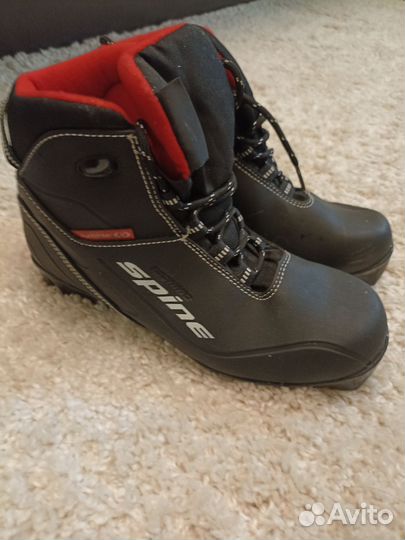 Лыжные ботинки