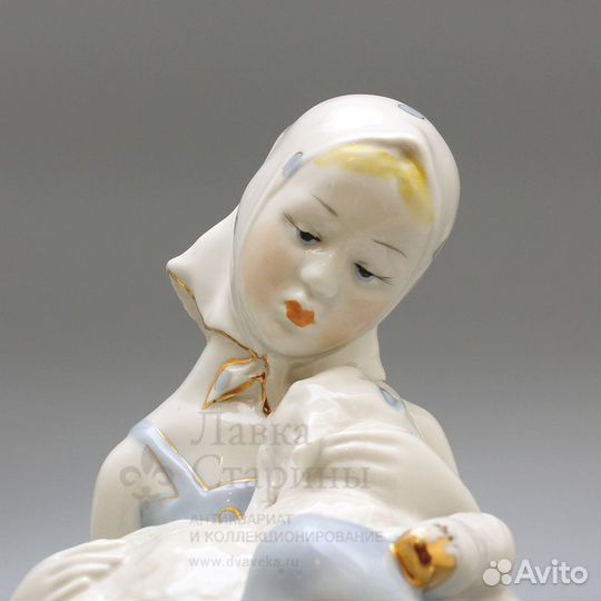 Антикварная статуэтка «Аленушка с козленком»