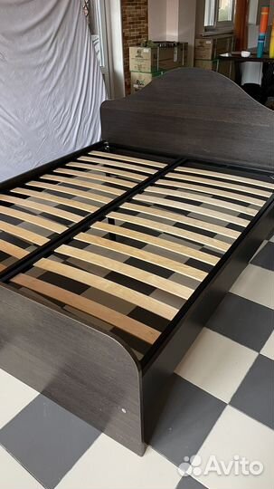 Кровать с матрасом 160*200