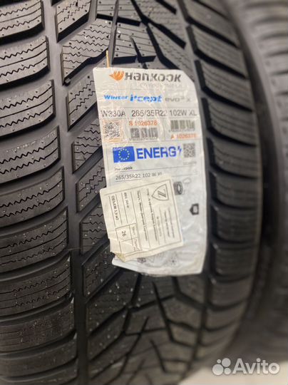 Hankook Winter I'Cept Evo 3 W330 265/35 R22 и 295/30 R22