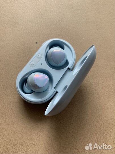 Беспроводные наушники samsung galaxy buds