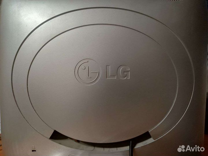 Монитор LG flatron L1720B