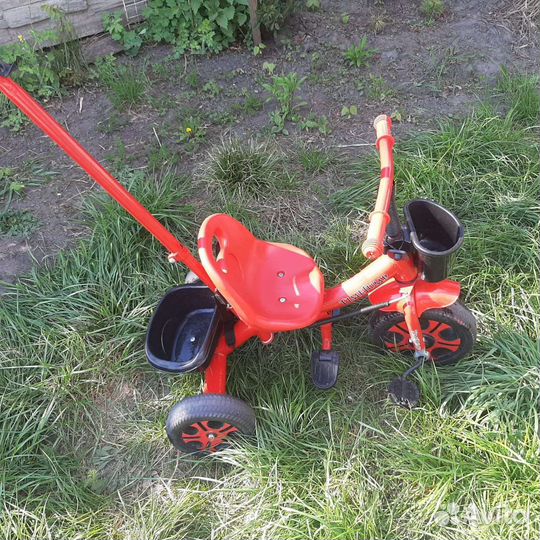 Трехколесный велосипед