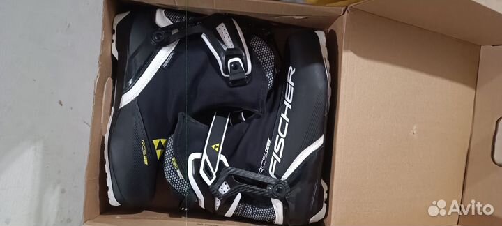 Комплект ботинки fischer skate и лыжи Salomon