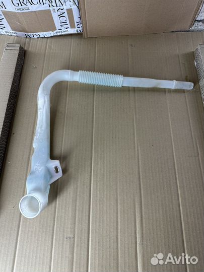 Трубка бачка омывателя Porshe Cayenne 958