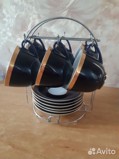 Чайные чашки с блюдцами