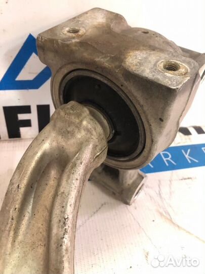 Рычаг подвески нижний передний правый Infiniti