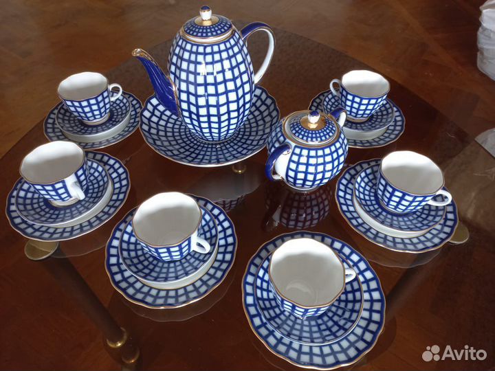 Фарфоровфй сервиз лфз