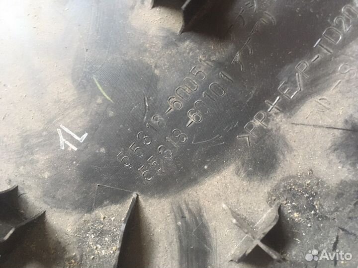 Накладка торпедо боковая Land Cruiser 200