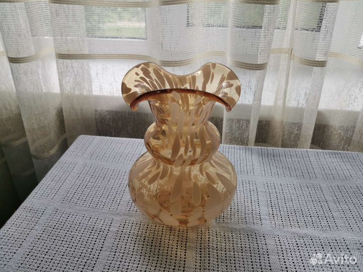 Ваза карамельное стекло Красный Май СССР