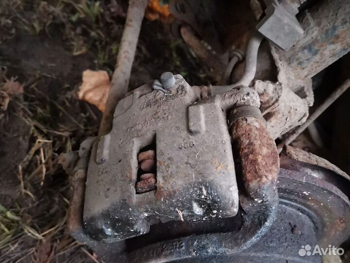 Суппорт задний daewoo leganza правый, левый