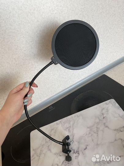 Микрофон для звукозаписи AKG P220