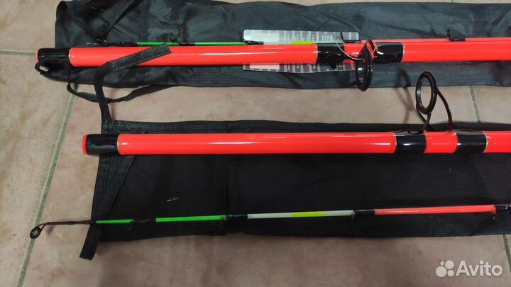 Два спиннинга и катушка