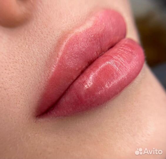 Перманентный макияж бровей губ и век татуаж