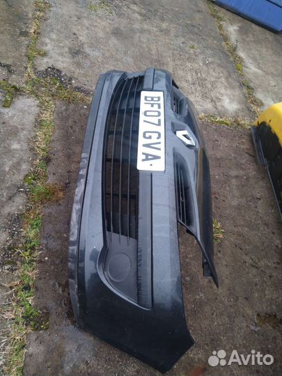 Бампер передний Renault Clio 3 2005-2009г
