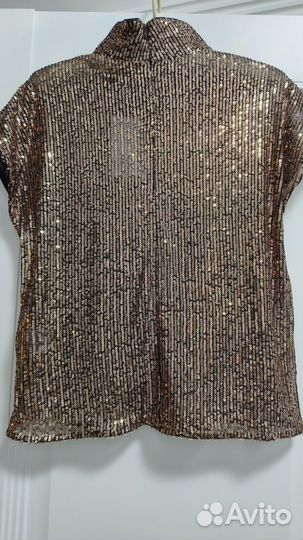 Блузка с пайетками 44