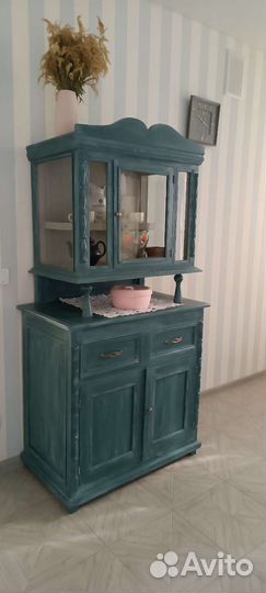 Старинный буфет - горка