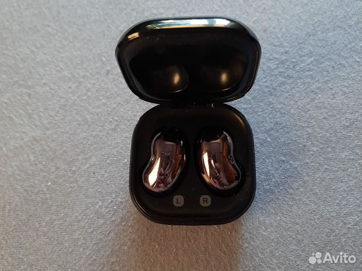 Беспроводные наушники samsung buds live