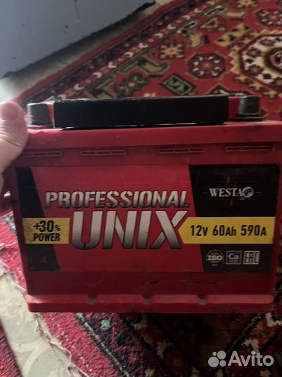 Аккумулятор автомобильный 60 ач