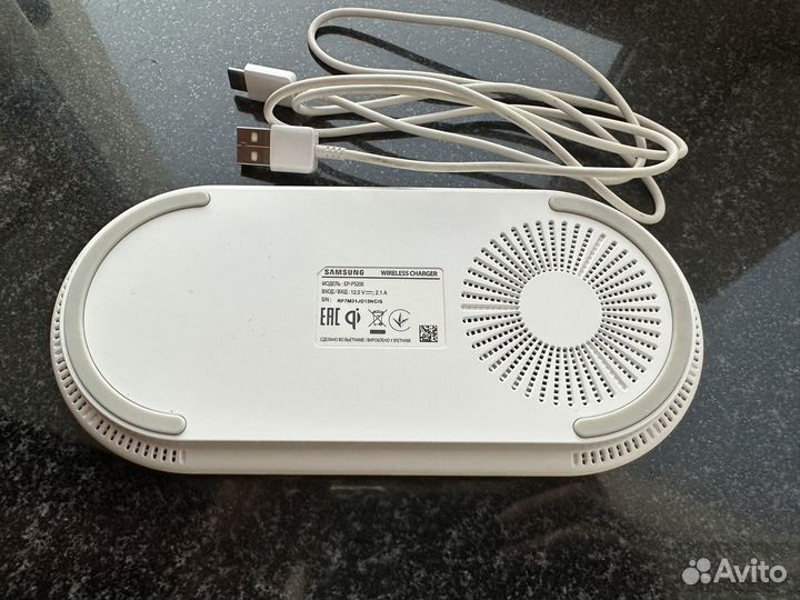 Беспроводная зарядка samsung для двух устройств