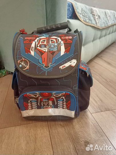 Рюкзак для мальчика школьника