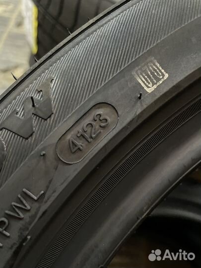 Blackarrow P16 225/45 R17 94W