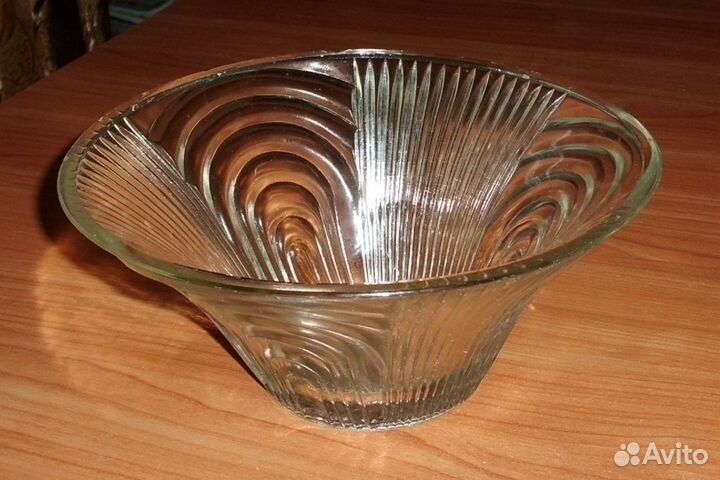 Ваза стекло прозрачное рельефное СССР диам 22 см