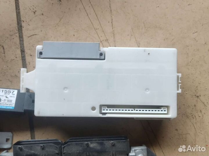 Комплект эбу Двигателя mitsubishi L200