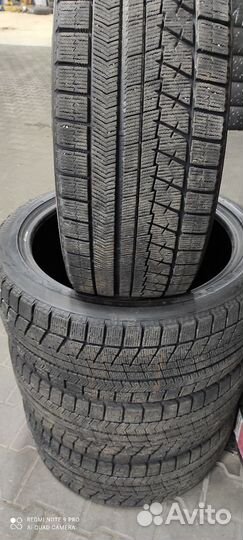 Bridgestone Blizzak DM-V1 245/40 R19 98S