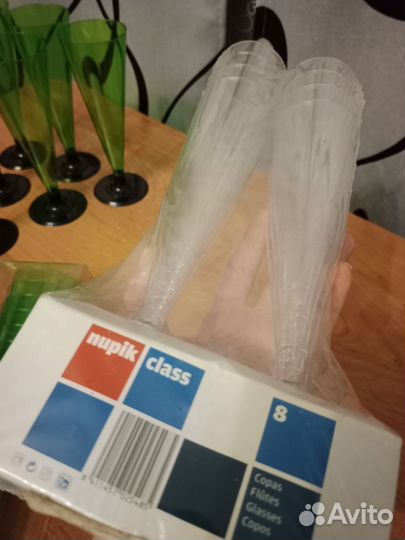 Пластиковые бокалы