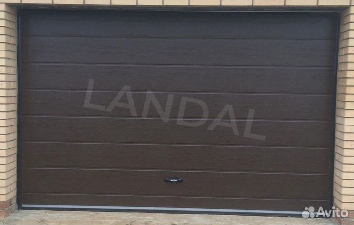 Секционные ворота