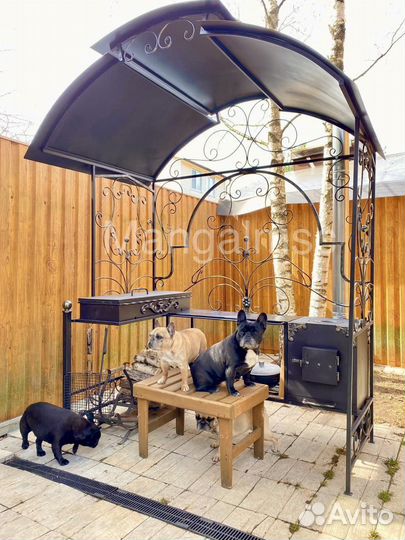 Мангал с крышей