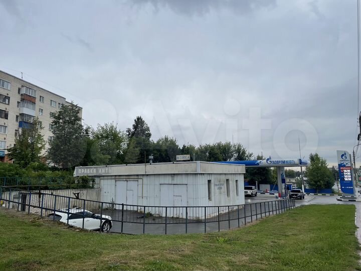 Здание на первой линии автотрафика, 225.6 м²