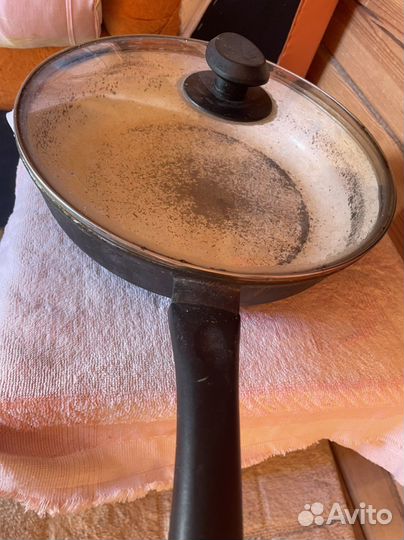 Чугунная сковорода