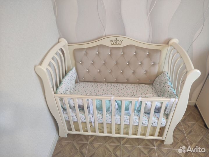 Дeтская кровaтка + матрас, наматрасник, бортики