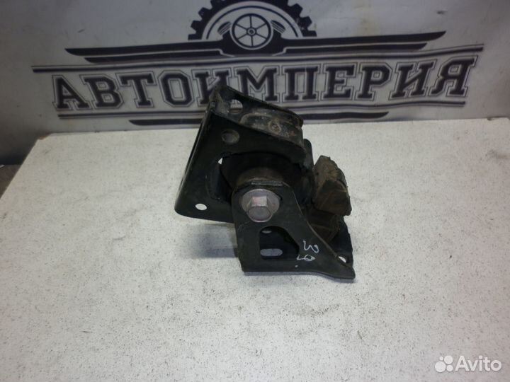 Подушка двигателя Toyota Prius 40 Alpha / V / +