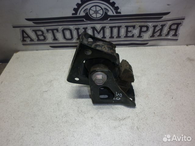 Подушка двигателя Toyota Prius 40 Alpha / V / +