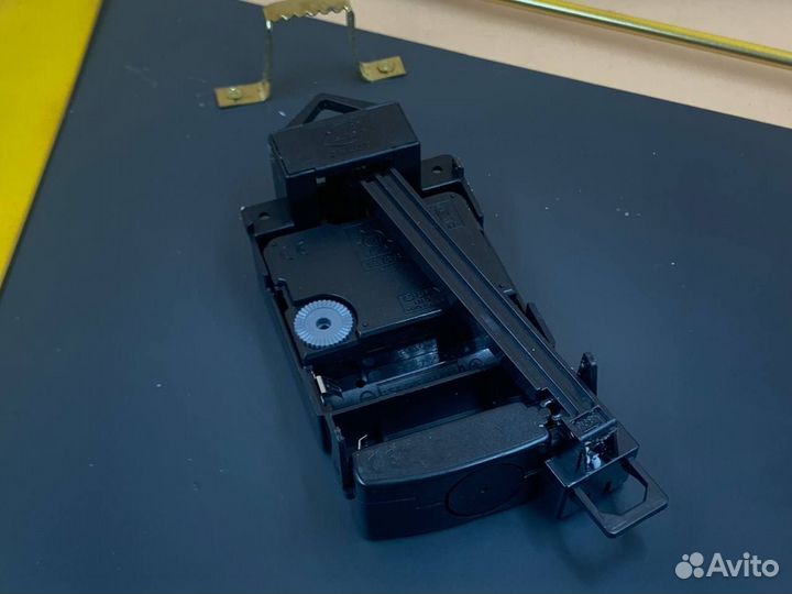 С дефектом 88230 Настенные часы для гостиной