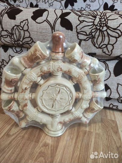 Штоф, графин с рюмками новый