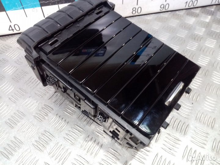 Б/У Вещевое отделение в центральную консоль#001