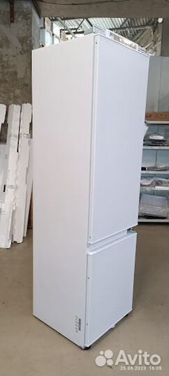 Встраиваемый холодильник Samsung BRB 30600FWW (69)