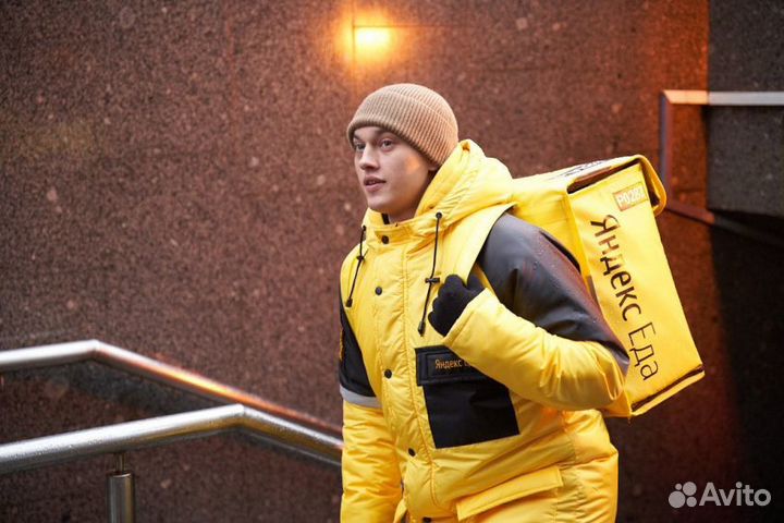 Курьер на доставку еды