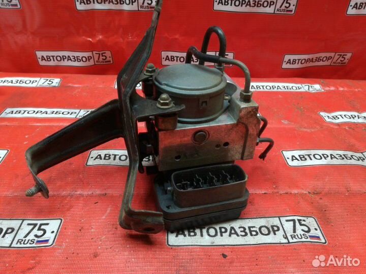 Блок abs Toyota Mark X GRX120 4grfse 2004
