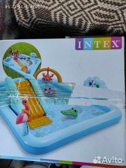 Детский надувной бассейн с горкой
