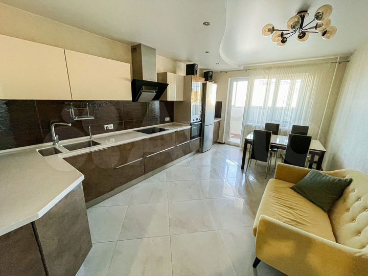 2-к. квартира, 82,3 м², 17/17 эт.