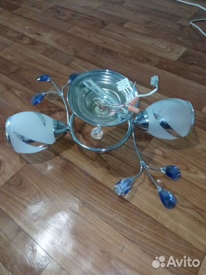 Продам люстру